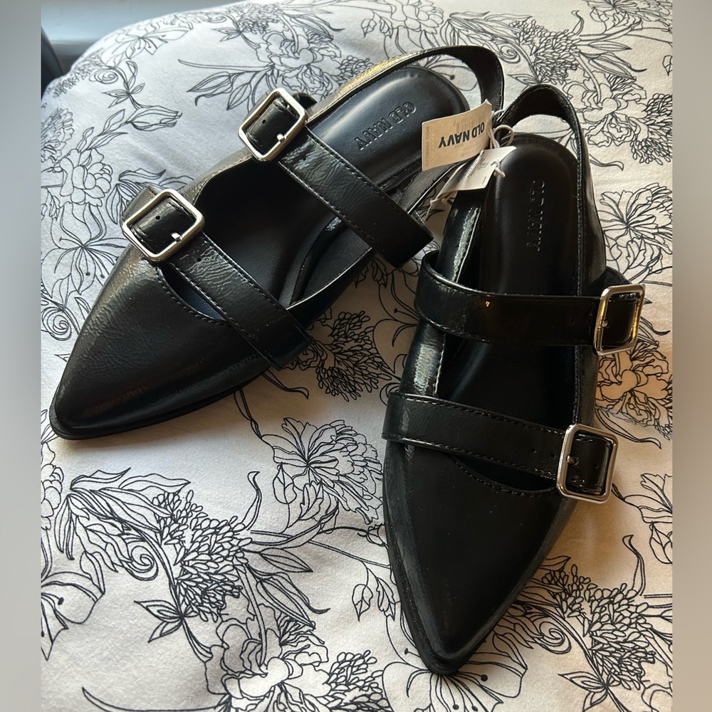 Black faux  Patent Leather Women's Slingback Flats - old navy size 6